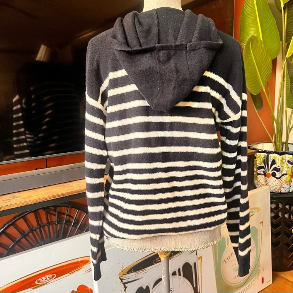 Vince 100% Cashmere Striped Blue White Hooded Sweater size Medium - Picture 3 of 9